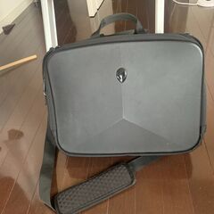ほぼ新しいPCバッグ