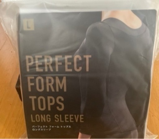 【新品未使用】パーフェクトフォームロングトップスＬサイズ　LAVA