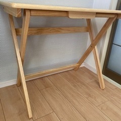 デスク＆チェアの画像