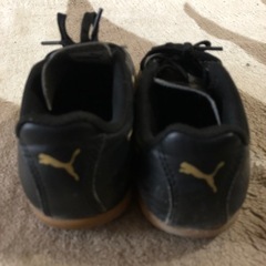 子ども用PUMAシューズ黒 18cmの画像