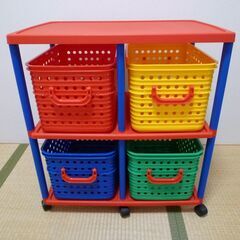 カラフルなおもちゃ箱 おもちゃ収納 キャスター付