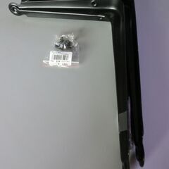 黒色ネジ付き　L字金具（マッドブラック）2本　25㎝ｘ20㎝ｘ4.5㎝とパイプ用壁面、中継部品のDIYセットの画像