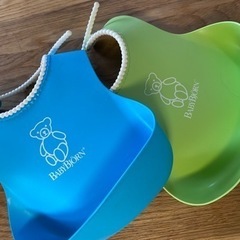 (お譲り先決まりました)ベビービョルン　エプロン　2個セット