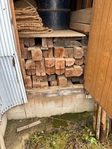 取引中　角材　20本以上