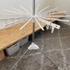 室内用 パラソル洗濯物干しの画像