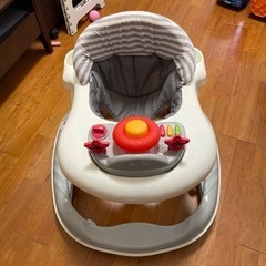 赤ちゃん用品　歩行器