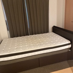 セミダブルベッド