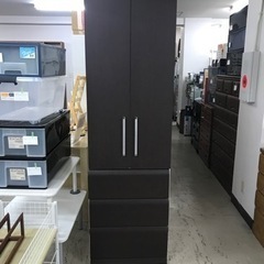 K2402-746 ニトリ チェスト付ワードローブ WISH-60B-DBR 引出しの外装剥がれあり 中古の画像