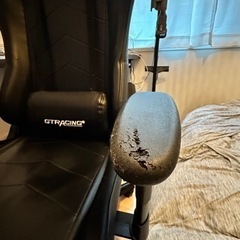 【ゲーミングチェア】GTRACING ※肘置きに欠損ありの画像