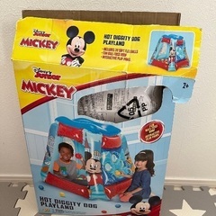 【再値下げしました！】ディズニー インフレータブル  ボールプール ボール付きの画像