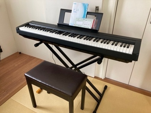ヤマハ電子ピアノP-45 スタンド 譜面台 フットペダル、イスおまけ