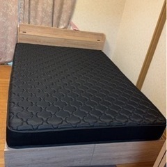 ダブルベッド マットレス付き
