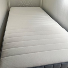 【2年未満使用しました】IKEAシングルベッド