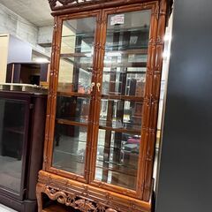 リサイクルショップどりーむ天保山店　No11722　英国家具　飾り棚　アンティーク　超高級品　葡萄彫刻　アジアンビンテージ　花梨材　繊細な彫刻　相場30万円相当の画像