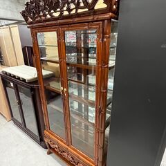 リサイクルショップどりーむ天保山店　No11722　英国家具　飾り棚　アンティーク　超高級品　葡萄彫刻　アジアンビンテージ　花梨材　繊細な彫刻　相場30万円相当の画像