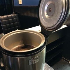 3/10まで　TIGER タイガー 業務用 炊飯ジャー JNO-A270 2.7L 炊飯器の画像