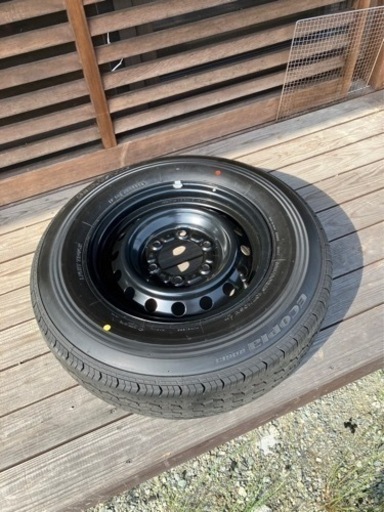 未使用　純正　ハイエース　タイヤ　×4　ホイールあり