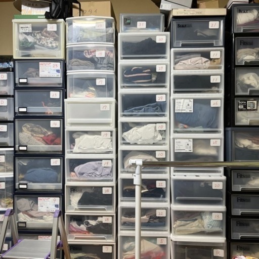 超大量の服等　仕入れ　転売OK