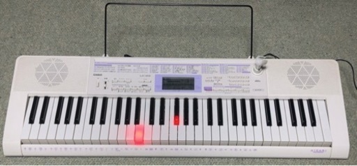 カシオ 光ナビゲーション キーボード 61鍵盤 LK-122 ホワイト 2015年製