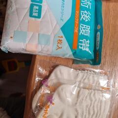 新生児用品ー哺乳瓶、ジュース用哺乳瓶、オムツカバー新品6個、ミキハウスの帽子などの画像
