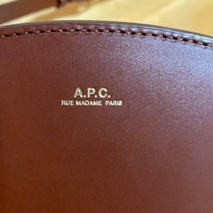 APC ハーフムーンバッグの画像
