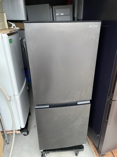 【値下げ！！】愛知近郊配送無料　SHARP 152L冷蔵庫　SJ-D15H-H 2021年製
