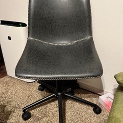 レザー調オフィスチェア