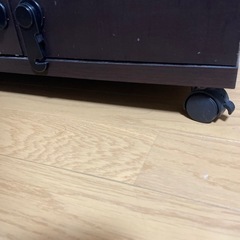 キャスター付き　テレビ台　ブラウンの画像