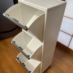 【美品】キャスター付き分別ゴミ箱(15㍑×3段)の画像