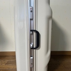 スーツケース　ホワイト　5泊以上対応の画像