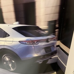 新品 ホンダ ヴェゼル RV 純正 テールゲートスポイラー の画像