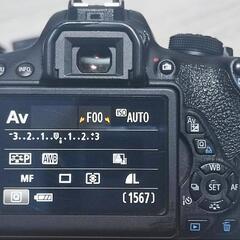 【美品】Canon x7i ボディ　レンズ3本（それぞれプロテクター付）ストラップ、バッテリーなどその他付属品ありの画像