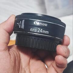 【美品】Canon x7i ボディ　レンズ3本（それぞれプロテクター付）ストラップ、バッテリーなどその他付属品ありの画像