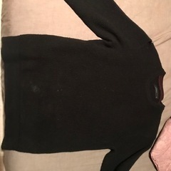 黒のセーター