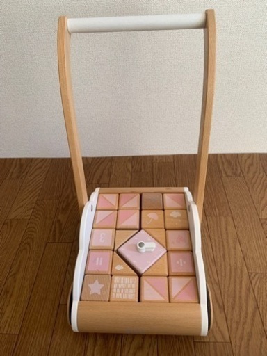 Label Label  手押し車　積み木