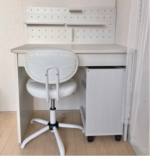 ニトリ学習机4点セット　美品です。