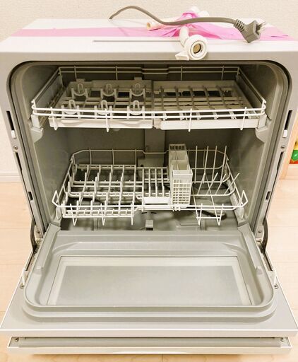 お譲り先が決まりました▪️パナソニック　食器洗い乾燥機　NP-TH１　ホワイト】卓上食洗器が必要な方に