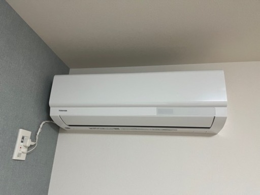 【美品】東芝　6畳用エアコン　RAS-H221E9P(W)