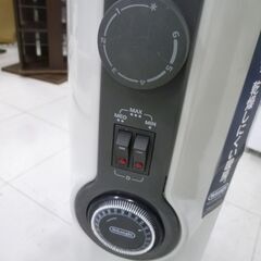デロンギ オイルヒーター HJ0812 8畳～10畳用 8枚フィン 暖房器具 季節家電 Delonghi 苫小牧西店 の画像