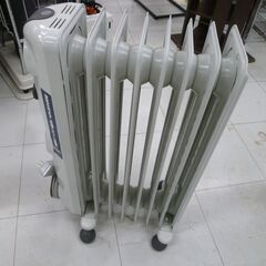 デロンギ オイルヒーター HJ0812 8畳～10畳用 8枚フィン 暖房器具 季節家電 Delonghi 苫小牧西店 の画像