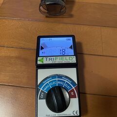 電磁波測定器(トリフィールドメーター)の画像