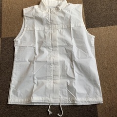 ベスト　白　サイズM