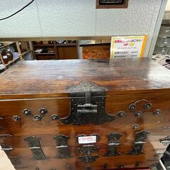 リサイクルショップどりーむ天保山店　No11723　アンティークチェスト　李朝家具　骨董品　お宝　掘り出し物　早い者勝ち　アジアンビンテージ　バンダジ　李朝箪笥　伝統工芸品　鉄金具　半閉櫃　時代物　美術品　古民芸　骨董　飾り物の画像