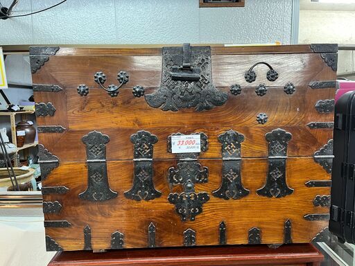 リサイクルショップどりーむ天保山店　No11723　アンティークチェスト　李朝家具　骨董品　お宝　掘り出し物　早い者勝ち　アジアンビンテージ　バンダジ　李朝箪笥　伝統工芸品　鉄金具　半閉櫃　時代物　美術品　古民芸　骨董　飾り物