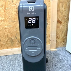 21年式 Electrolux◆オイルヒーター COMFORTHEAT 700 北欧デザイン ブラックグレー EO12D104C0　赤ちゃんペット等の画像