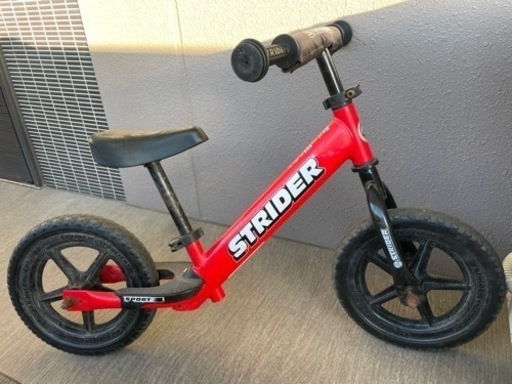 中古 ストライダー 赤色