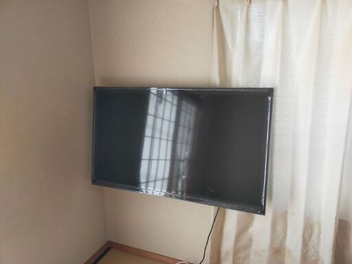壁掛け５０型TV