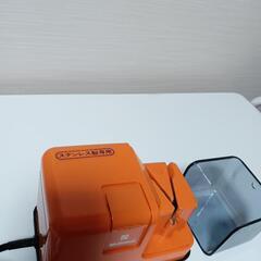 激安♦️National電気電動包丁研ぎ機♦️ステンレス専用♦️かなりお値打ちにお譲り致します♦️おすすめ♦️使う予定がなくなり出品しました♦️中古としての、ご理解をお願い致しますの画像