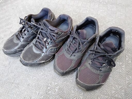 スニーカー2足セット newbalanceニューバランスとsauconyサッカニー 25.5cm前後