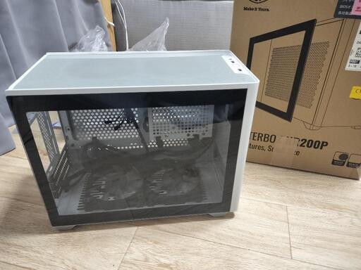 coolermaster NR200P+rgbファン×4